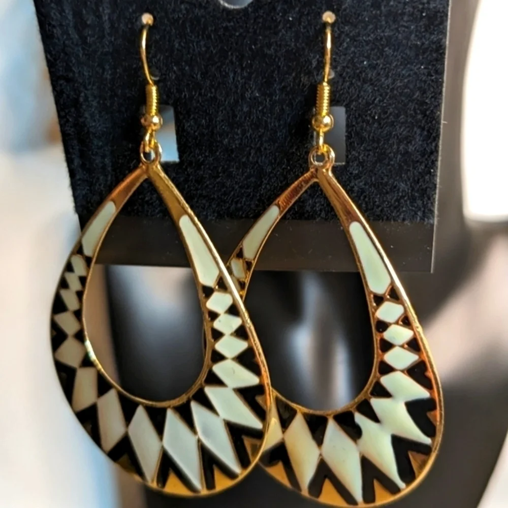 Gennaro Dangle‎ Gold Tone Abstract Earrings
